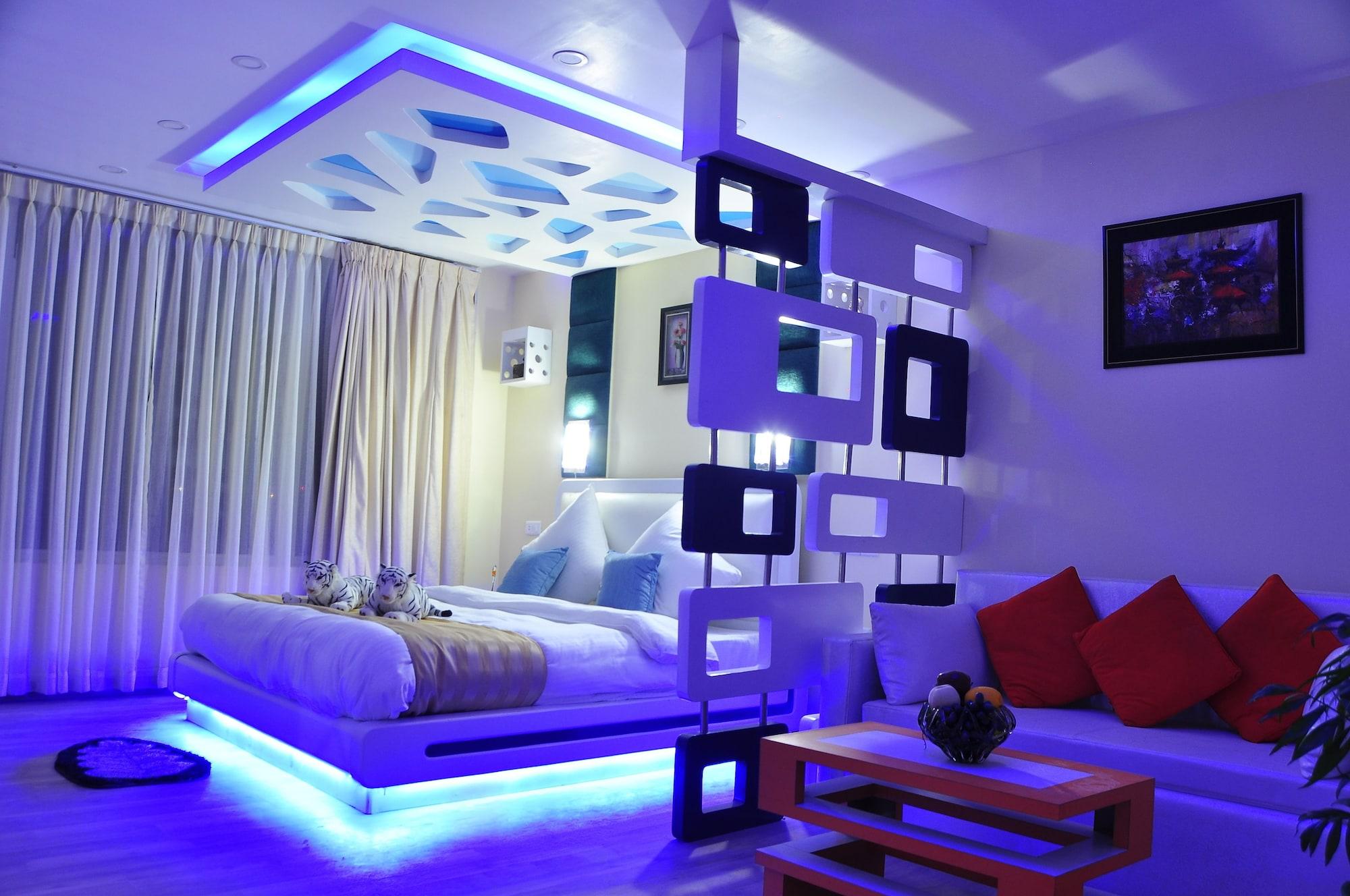 Royal Penguin Boutique Hotel & Spa Catmandu Exterior foto